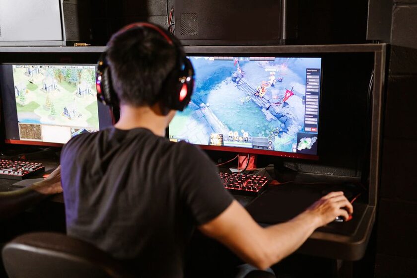 24G4XED 24 pouces 180 Hz Fast IPS 1 ms, G-Sync compatible AOC